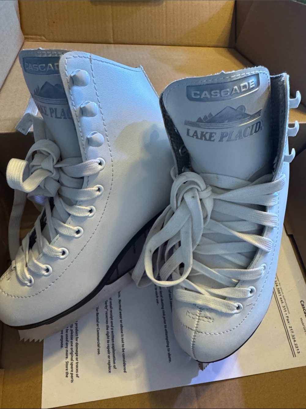 White Cascade Figure Ice Skates